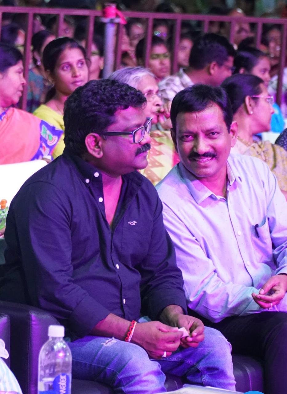 ప్రముఖ సినీ గీత రచయిత చంద్రబోస్ గారితో 